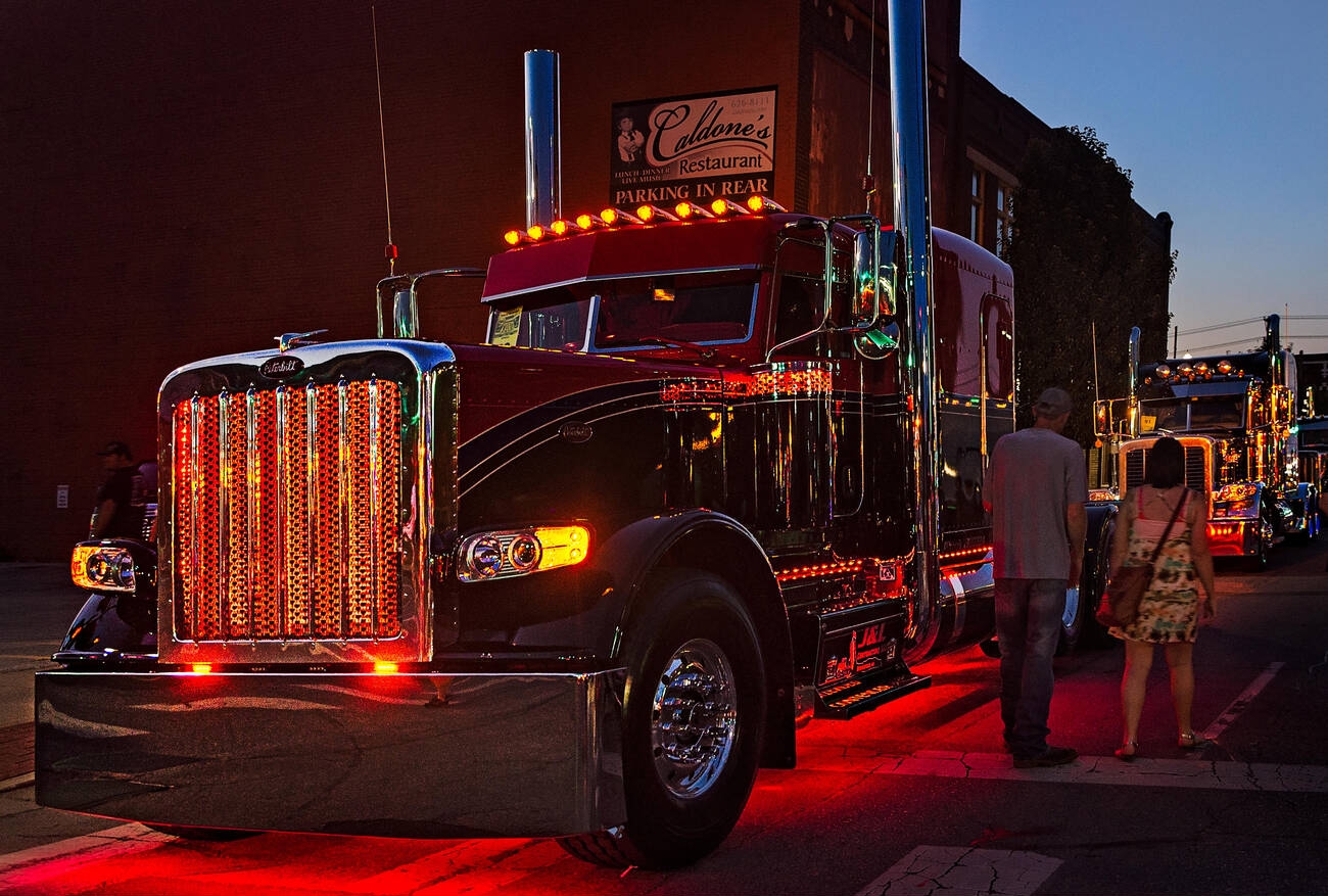 Peterbilt 389: The Ultimate Guide to the Specs, Features, Performance and Pricing