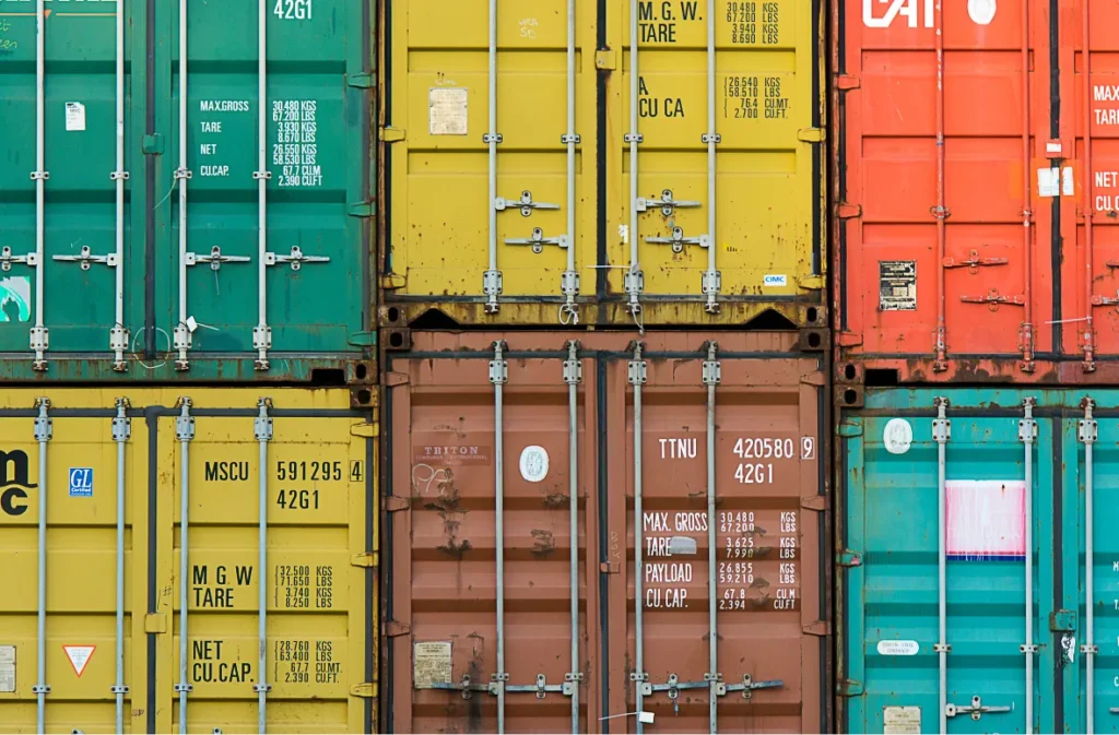 Yellow, green, and brown containers showing ventilation details.